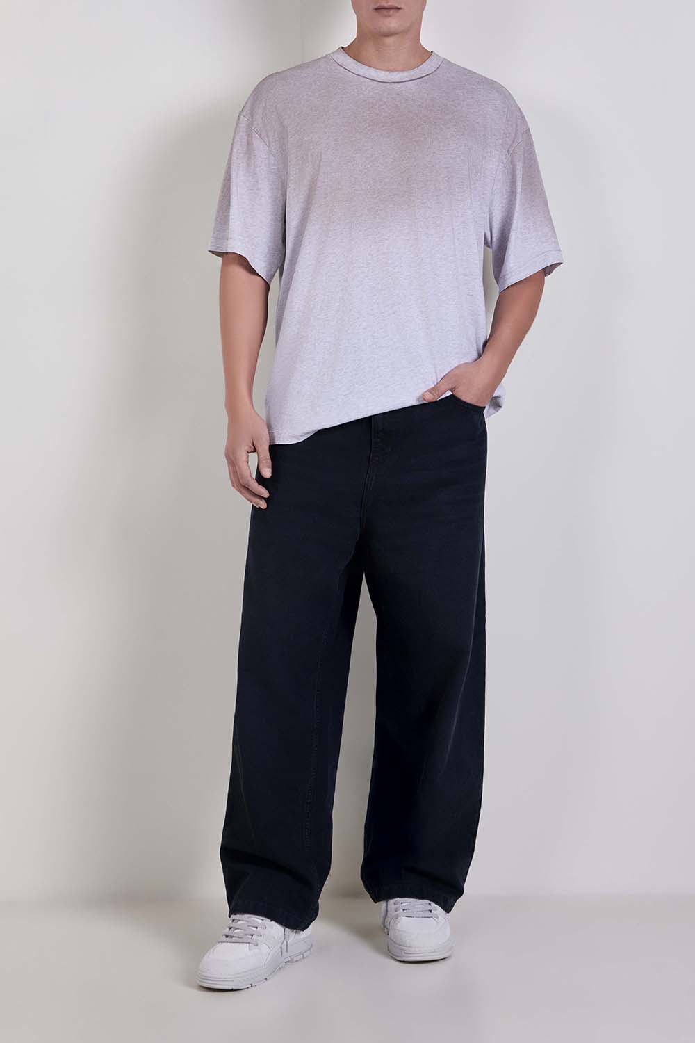 חולצת טי בגזרת אוברסייז